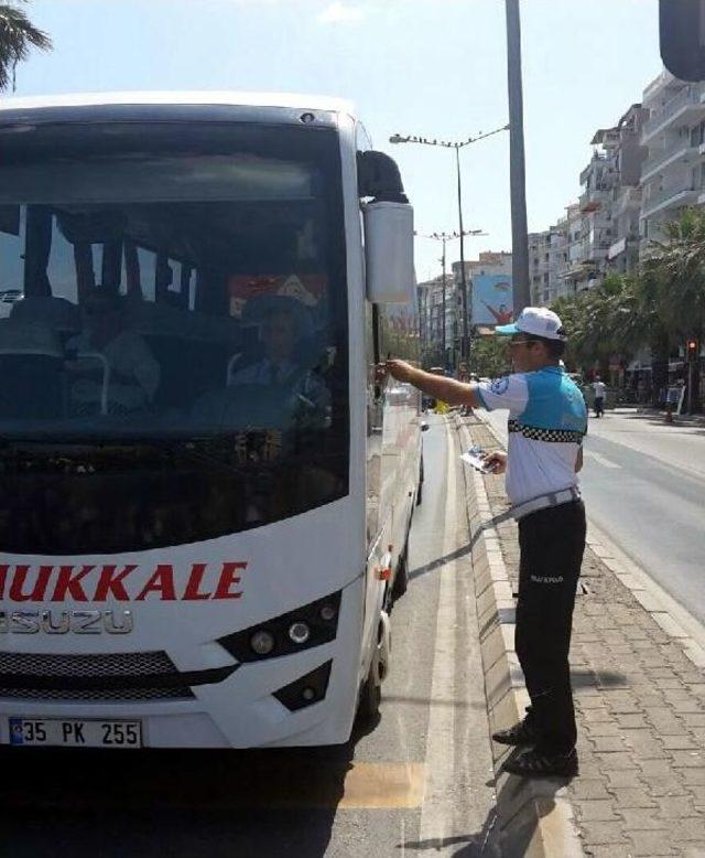 Trafik Polisleri Sürücülerin Babalar Günü'nü Kutladı