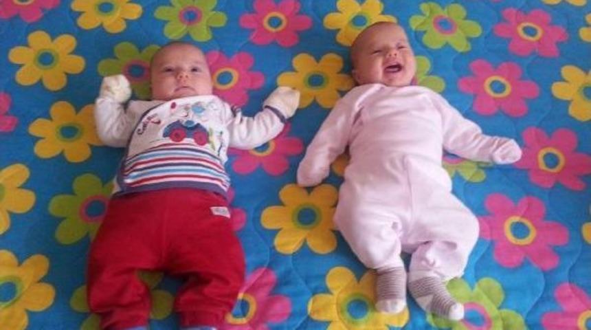 İkiz Bebeklerine Aşı Yaptırmayan Savcının Hukuk Zaferi