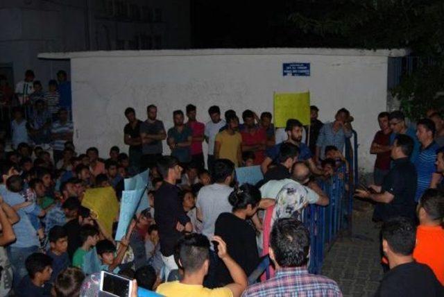 Katillerin Bulunması Için Emniyete Yürüdüler 1