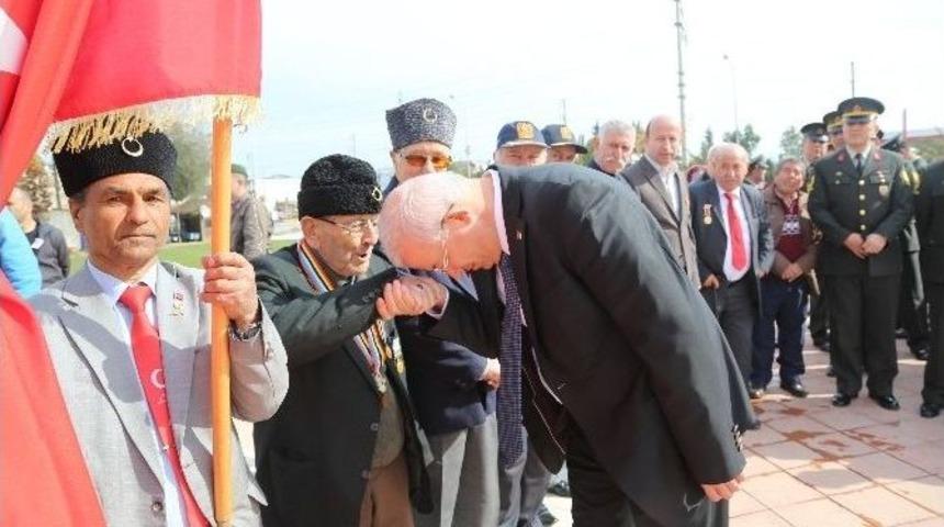 Başkan G&ouml;rmez&rsquo;den &Ccedil;arpıcı Babalar G&uuml;n&uuml; Mesajı: