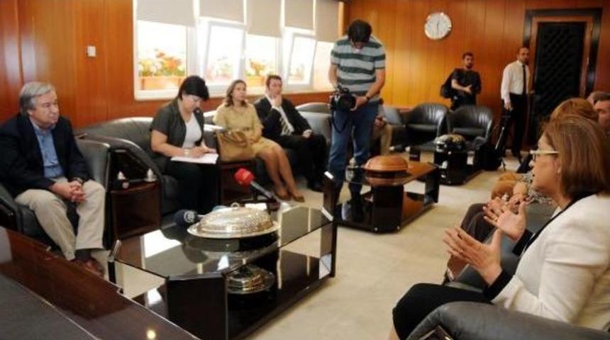 Fatma Şahin: Suriyeliler Konusunda T&uuml;rkiye Yalnız Bırakıldı