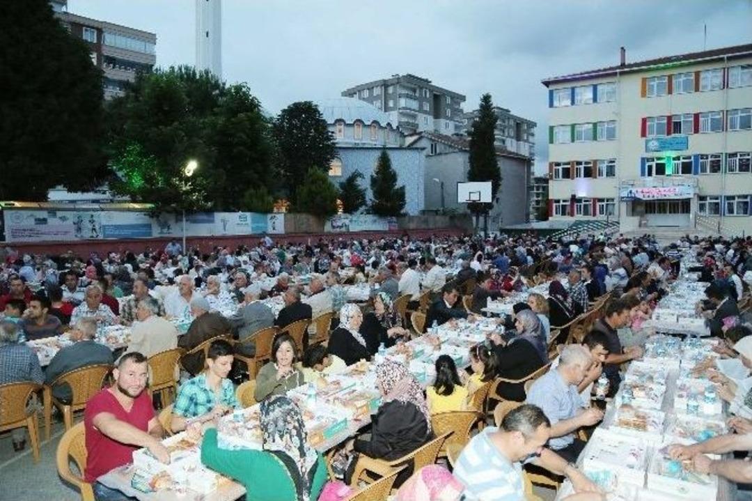 İlkadım&rsquo;da Komşu İftarları Kardeşliği İnşa Ediyor