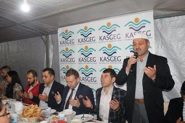 Kasgeg, Sokak İftarı Verdi