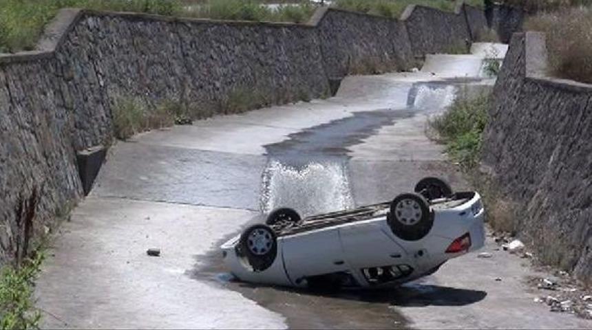 Araba Kullanmayı &Ouml;ğrenirken Dereye U&ccedil;tu