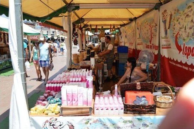 Ayvalık’ta "memleketten Geldik" Ürünlerine İlgi Yoğun Oldu 3