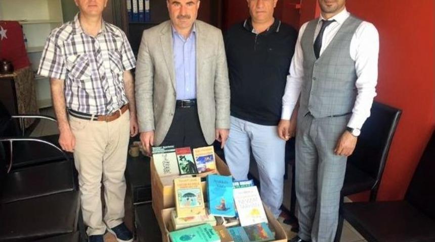 Kitap Kampanyasına B&uuml;y&uuml;kşehirlerden Destek