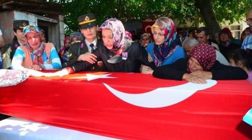 Şehit Astsubay &Ccedil;anakkale'de Toprağa Verildi