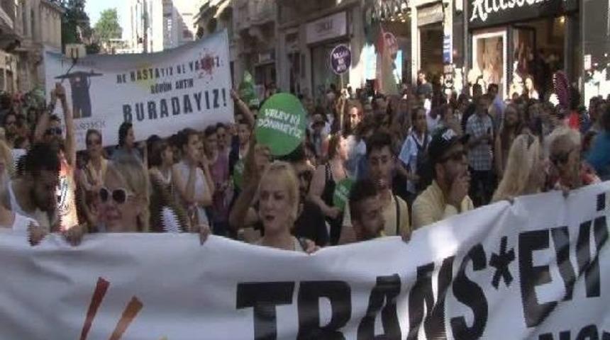 İstiklal Caddesi'nde "6. Trans Onur Y&uuml;r&uuml;y&uuml;ş&uuml;"...