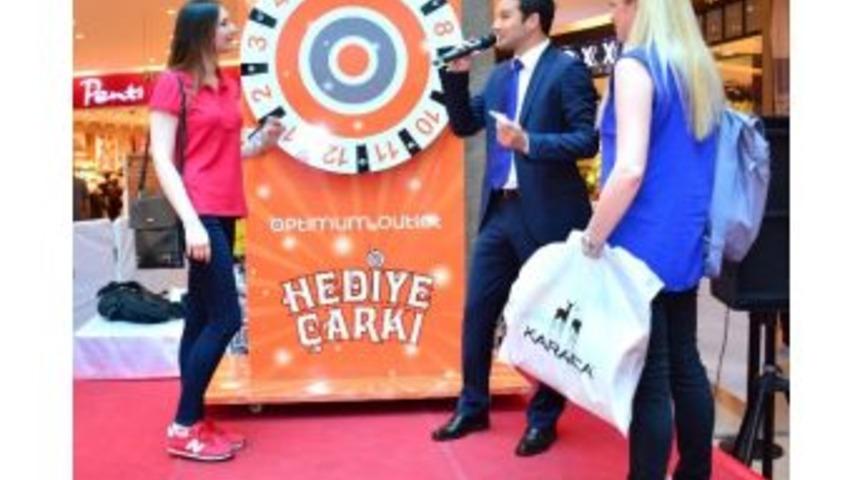 Hediye &Ccedil;arkı Selim Yeğin İle Şans Dağıttı