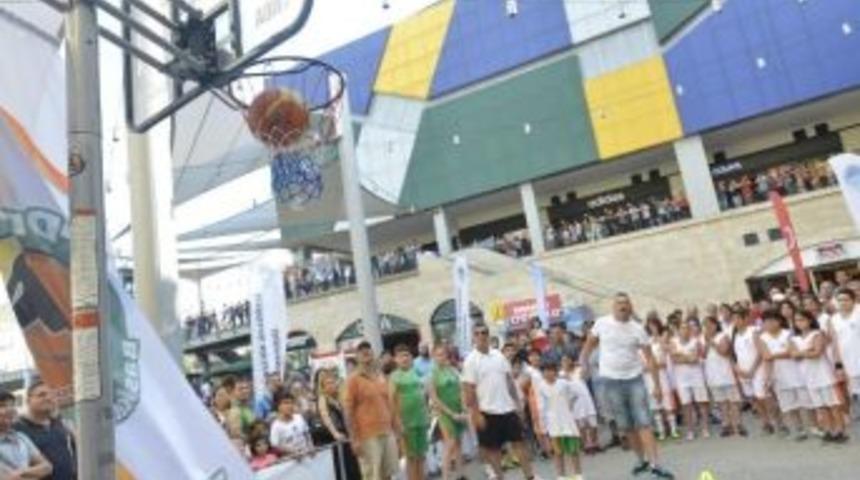 Babalar H&uuml;nerlerini Potada Sergiledi