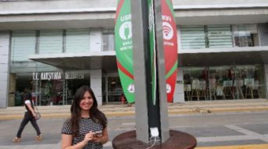 Karşıyaka Sokaklarında &lsquo;&uuml;cretsiz İnternet&rsquo; D&ouml;nemi