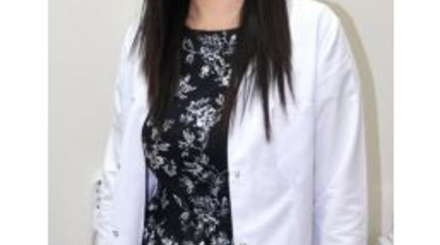 Diyetisyenden Uyarı: Sıcakta Alkollü Ve Asitli Içeceklerden Uzak Duralım