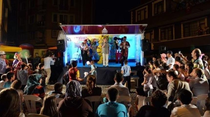 Beyoğlu&rsquo;nda &Ccedil;ocuklara Her G&uuml;n Bayram Havasında Ramazan