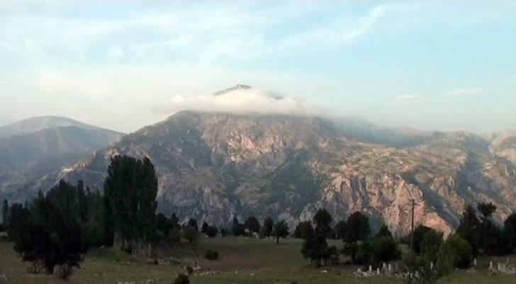 Çınar Ağacının Kovuğunda Teravih Namazı G1