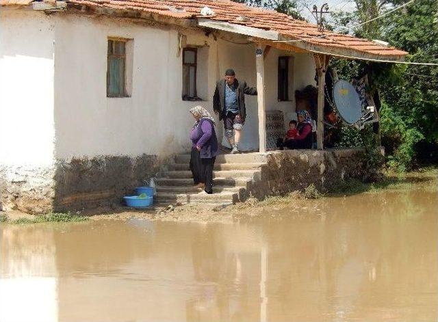 Çorum’daki Tarım Arazilerini Sel Vurdu