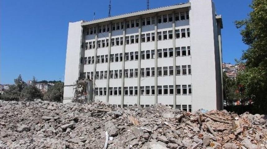 Mit Binaları Yıkılıyor