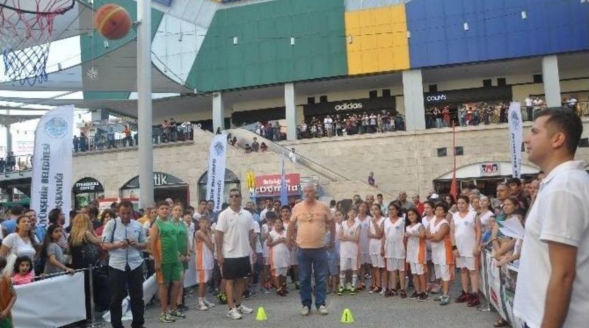 Forum Mersin Avm&rsquo;de &rsquo;babalar G&uuml;n&uuml;&rsquo; Etkinliği