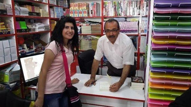 &ldquo;behl&uuml;lce Mizah&rdquo; Kitabı İlgi G&ouml;r&uuml;yor 1