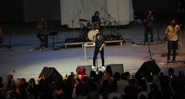 Mezuniyete Evlenme Teklifi Damga Vurdu 2