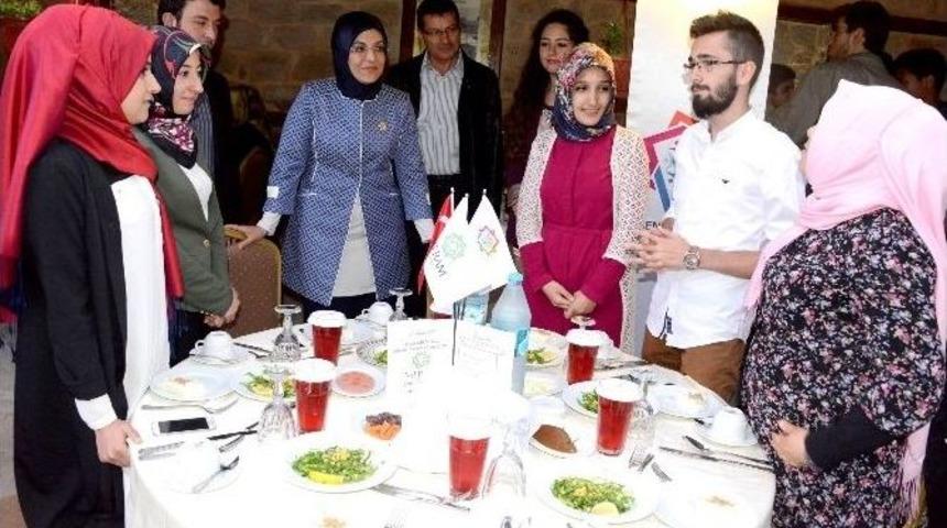 Meram Gen&ccedil;lik Meclisi &Uuml;yeleri İftarda Buluştu