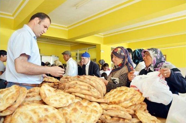 Alaca Belediyesi&rsquo;nden 5 Bin Kişiye Sıcak Yemek 3