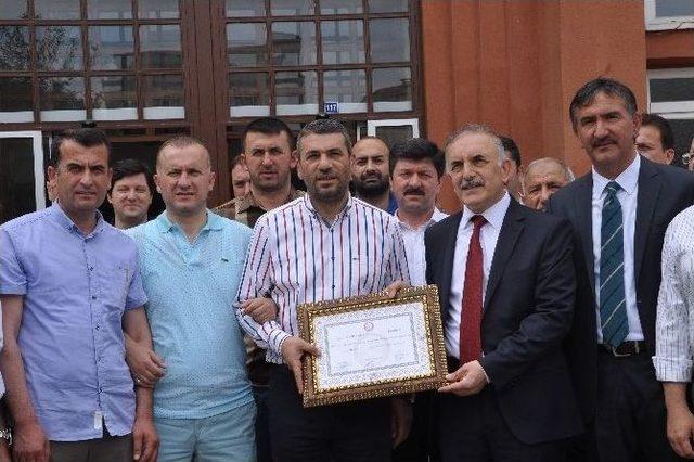 Ak Parti Giresun Milletvekili Turhan Al&ccedil;elik Mazbatasını Aldı 1