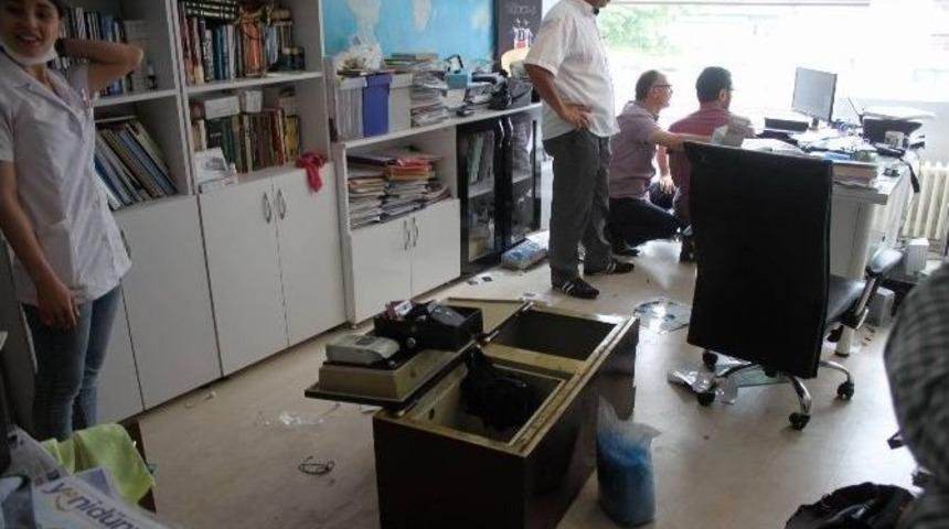 Bursa&rsquo;da Diş Kliniğinde B&uuml;y&uuml;k Soygun