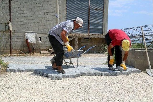 Erdemli Belediyesi, Engelli Vatandaş İçin Parke Yol Yaptı