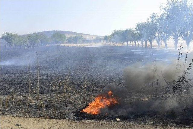 Yangına M&uuml;dahale Eden İtfaiye Aracı Yandı 1