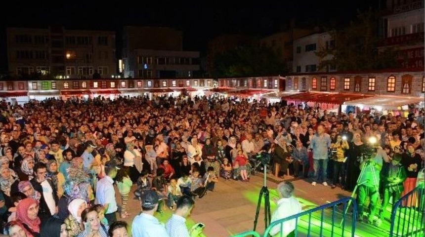 Ramazan Sokağı İkbal G&uuml;rpınar İle Doldu Taştı