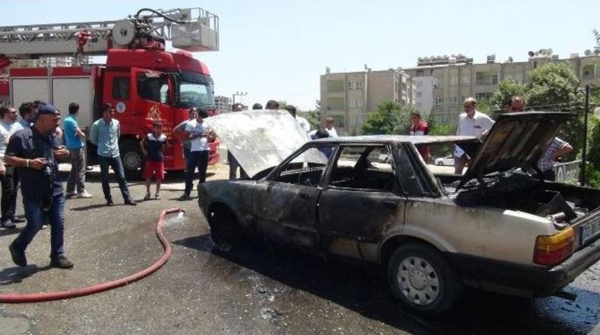 Batman&rsquo;da Bir Otomobil Seyir Halindeyken Alev Aldı