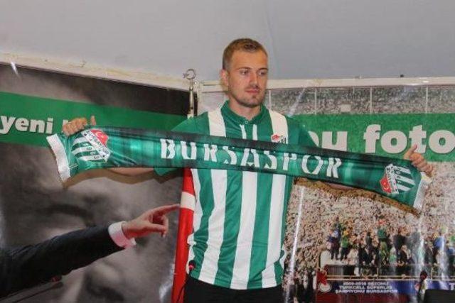 Mert Günok’Tan, Bursaspor'a 3 Yıllık Imza