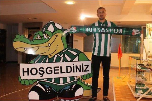 Mert Günok’Tan, Bursaspor'a 3 Yıllık Imza