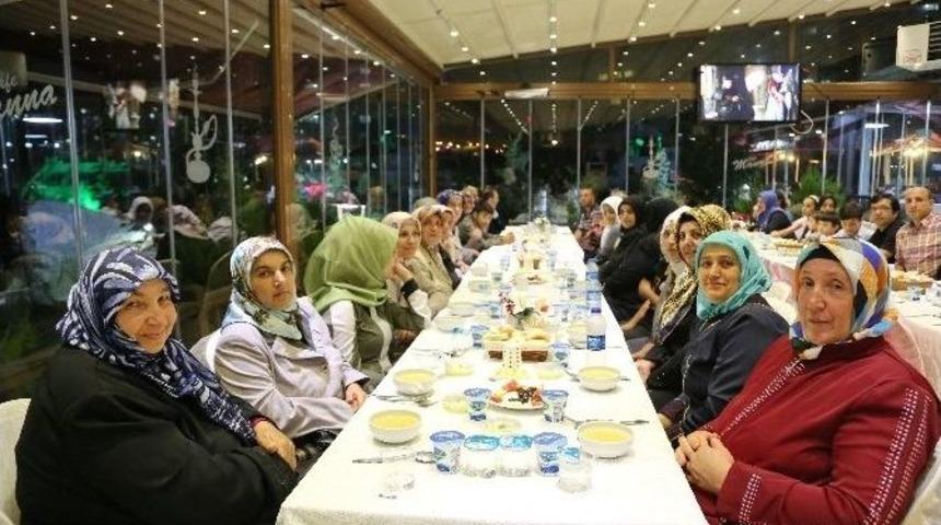 İlahiyat&ccedil;ı D&ouml;ngeloğlu: &ldquo;ramazan Birbirimizi Yeniden Tanımaya Fırsat Veren Bir Aydır&rdquo;