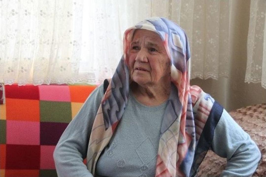 Maskeli Hırsız Yaşlı Kadını Darp Etti