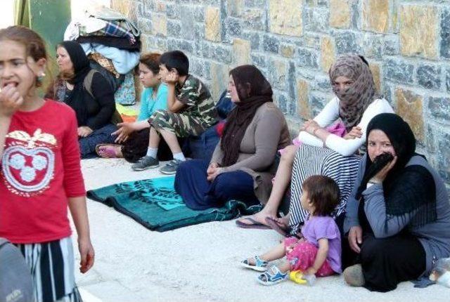 Bodrumlu Esnafın Şikayeti Üzerine Suriyeliler Okul Bahçesine Toplandı