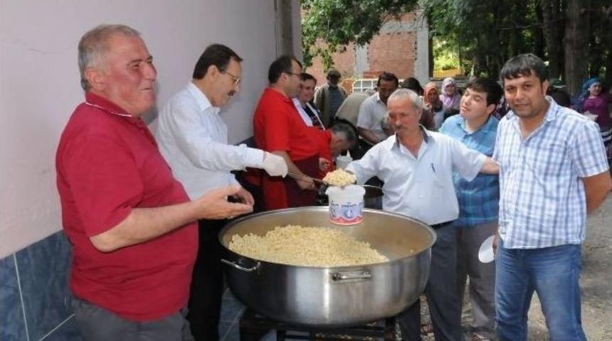 Bafra Belediyesi Her G&uuml;n 5 Bin Aileye İftar Veriyor