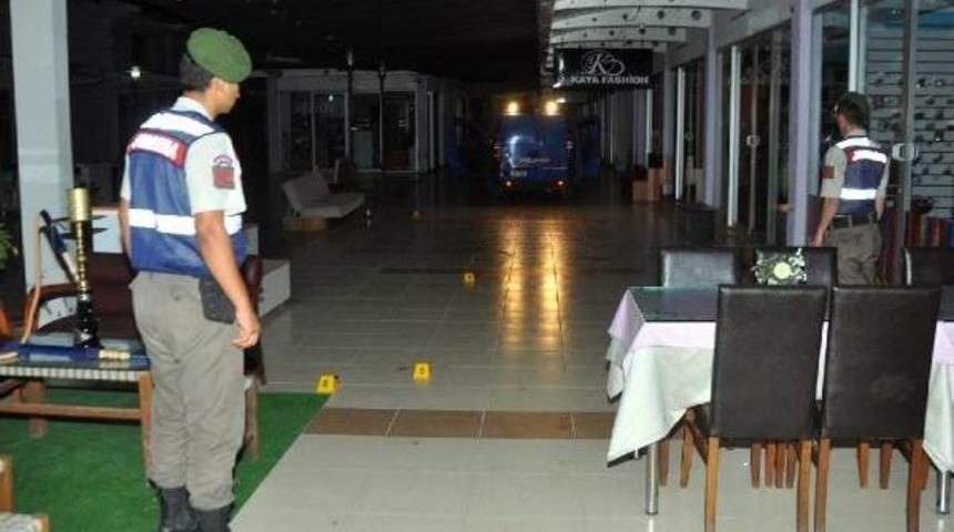 Antalya&rsquo;Da Silahlı Kavga: 1 &Ouml;l&uuml;