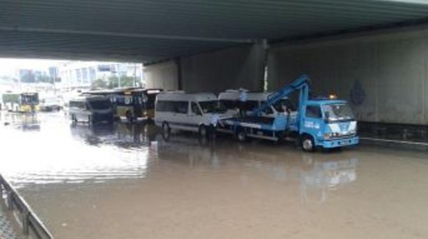 İstanbul&rsquo;da Şiddetli Yağış