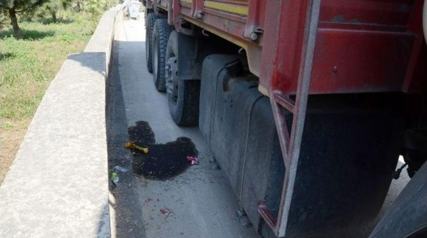 Kamyondan 350 Litre Mazot &Ccedil;aldılar