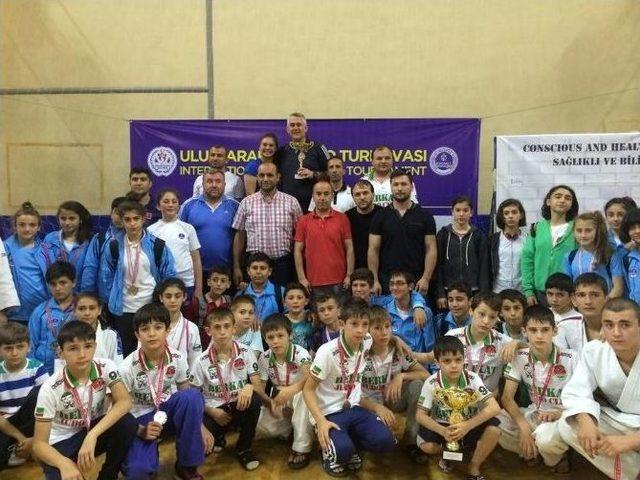 B&uuml;y&uuml;kşehirli Minik Judocular Altına Boğuldu 1