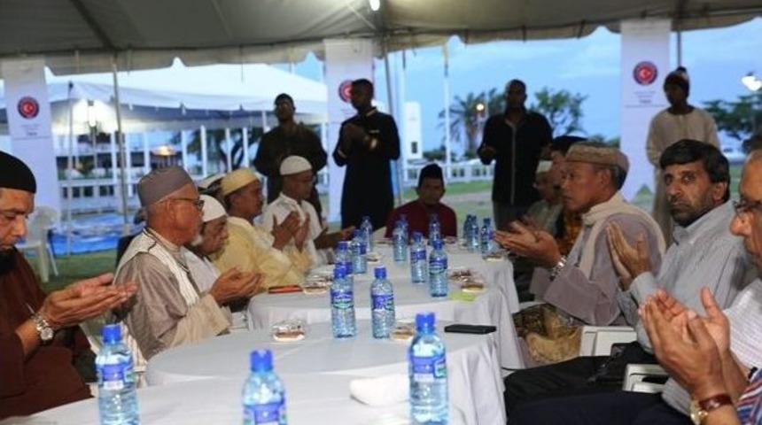 Surinam&rsquo;ın Başkenti Paramaribo&rsquo;da İftar Programı D&uuml;zenlendi