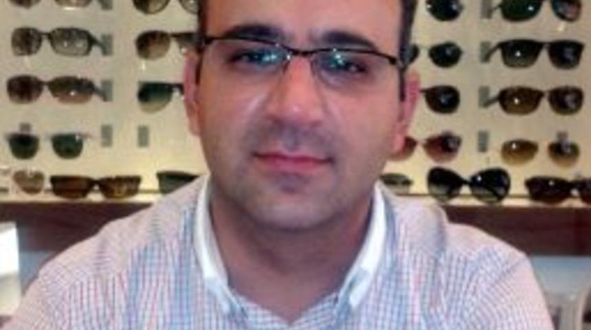 Optisyen Ahmet Cem Uykun: Ucuz G&ouml;zl&uuml;kler G&ouml;ze Zarar Veriyor