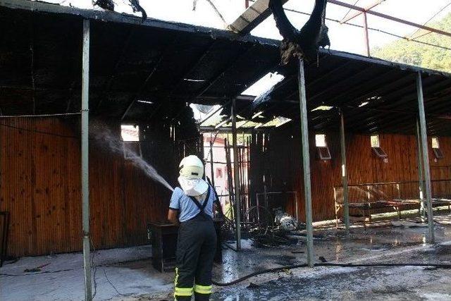 Marmaris&rsquo;te Pazaryerinde &Ccedil;ıkan Yangın Korkuttu 1