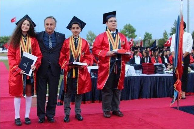 Ted Ankara Koleji&rsquo;nde Mezuniyet Sevinci 1