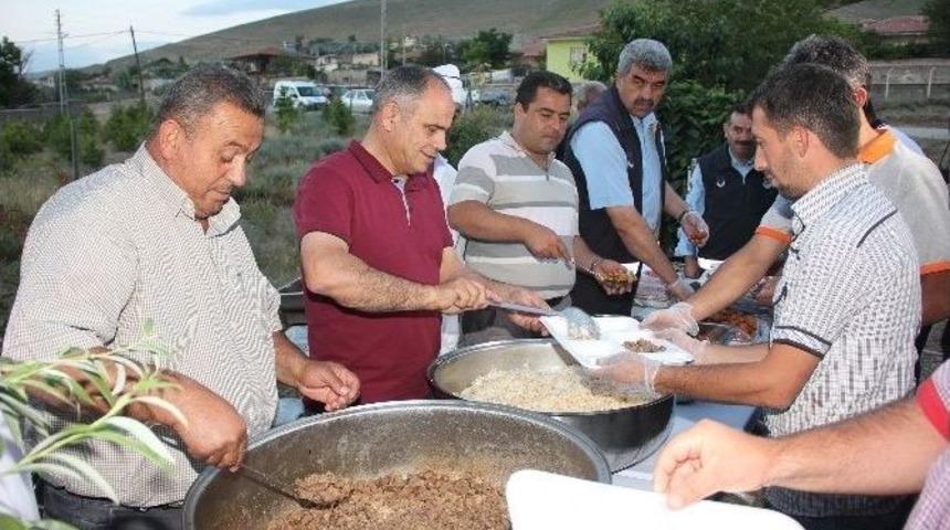 Yahyalı&rsquo;da İlk İftar Sofrası Ağcaşar&rsquo;da Kuruldu