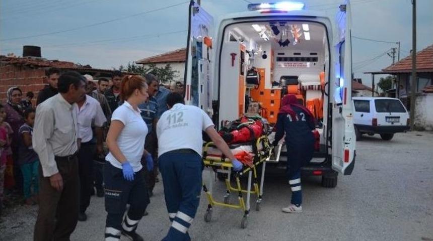 Motosikletle Otomobil Kafa Kafaya &Ccedil;arpıştı: 1 Yaralı