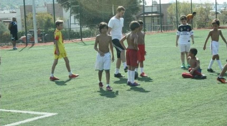 Altınordu Futbol Kul&uuml;b&uuml; Bodrum&rsquo;da Futbol Okulu A&ccedil;tı
