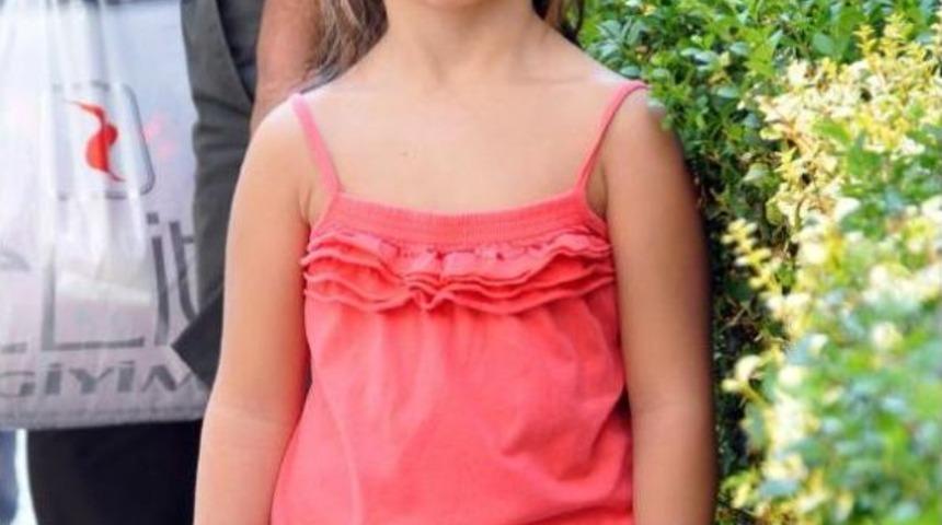 'karnım &Ccedil;ok Acıyınca Komşulardan Yemek Istedim'