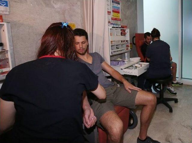 Fenerbah&ccedil;e Futbolcuları Sağlık Kontrol&uuml;nden Ge&ccedil;ti 1